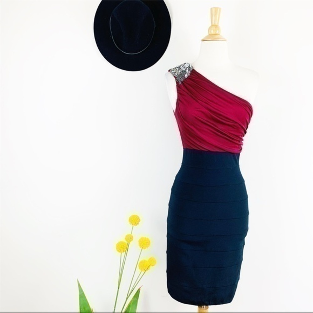 💋Bloomingdales one shoulder bodycon dress size XS